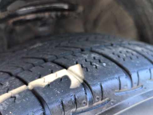 Used 2013 Toyota Sienna XLE image 28