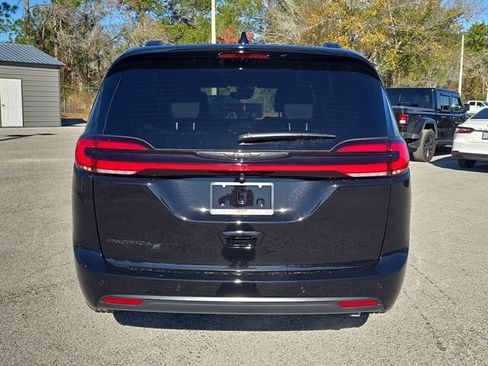 New 2026 Chrysler Pacifica Select w/ S Appearance Package FWD image 5