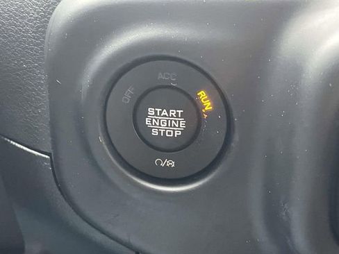Used 2021 Jeep Gladiator Sport AWD/4WD image 23