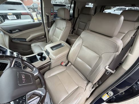 Used 2018 GMC Yukon SLT image 12