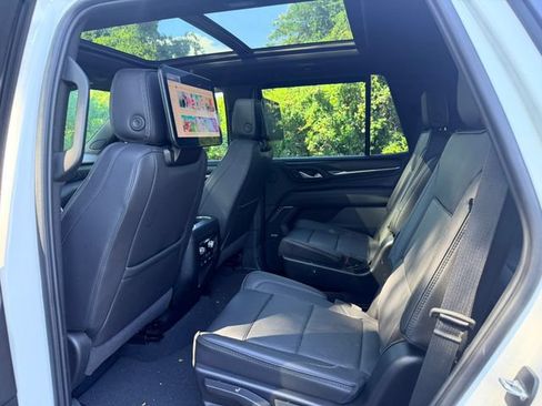 Used 2024 GMC Yukon Denali w/ Advanced Technology Package AWD/4WD image 16