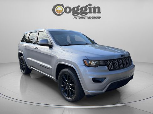 Used 2018 Jeep Grand Cherokee Altitude image 9