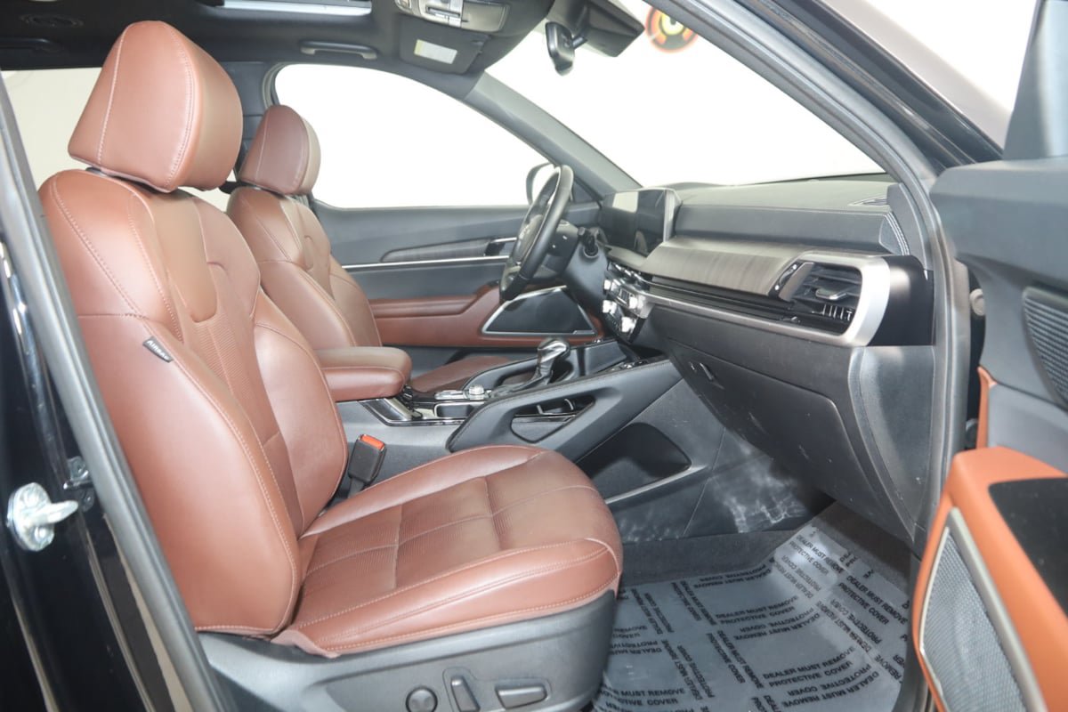 Used 2024 Kia Telluride EX w/ EX Captain's Chair Package FWD image 14
