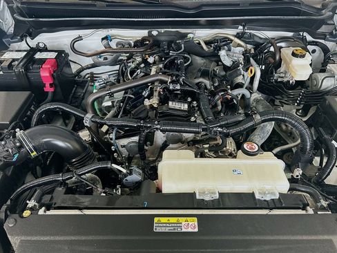 Used 2024 Toyota Tacoma TRD Sport AWD/4WD image 25