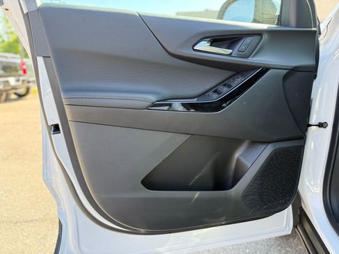 New 2026 Chevrolet Equinox LT FWD image 10