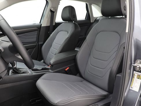 Used 2025 Volkswagen Jetta SEL image 17