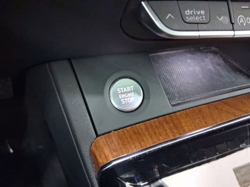 Used 2023 Audi Q5 2.0T Premium w/ Convenience Package image 24