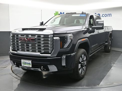 Used 2025 GMC Sierra 2500 Denali w/ Denali Reserve Package AWD/4WD image 22