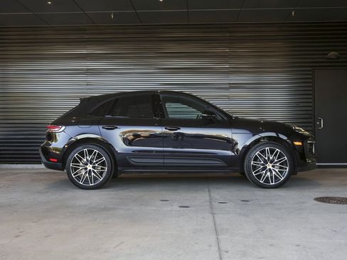 Certified 2026 Porsche Macan AWD/4WD image 8