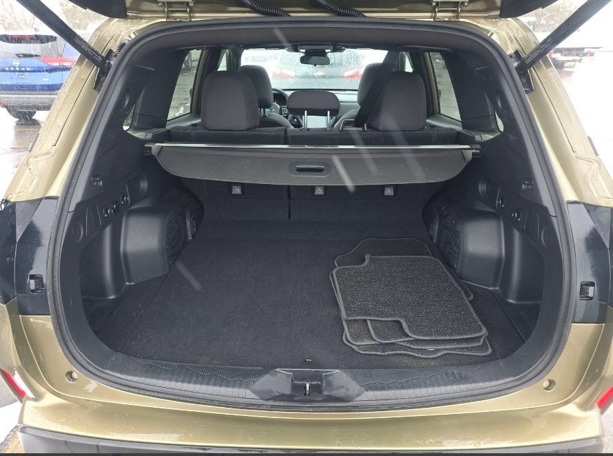 Used 2025 Subaru Forester Premium AWD/4WD image 12