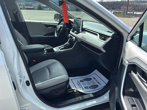 Used 2022 Toyota RAV4 Limited AWD/4WD image 20