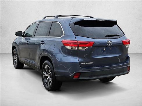 Used 2019 Toyota Highlander LE image 7