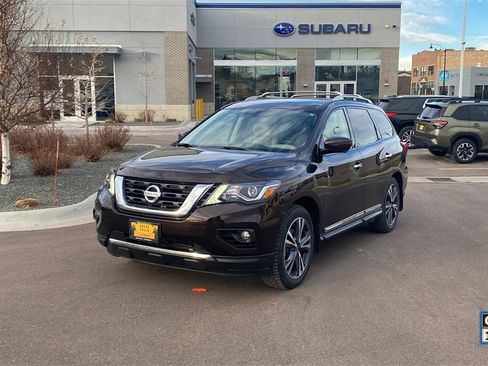 Used 2019 Nissan Pathfinder Platinum image 1