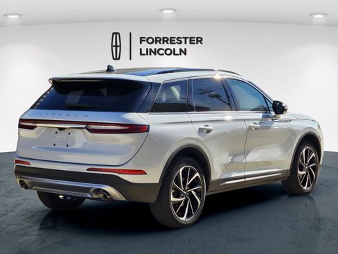 New 2026 Lincoln Corsair Reserve image 3