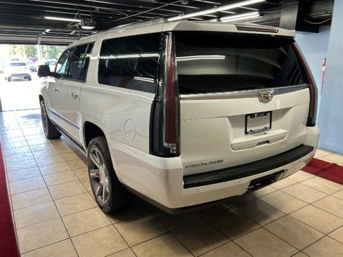 Used 2016 Cadillac Escalade ESV Premium image 2