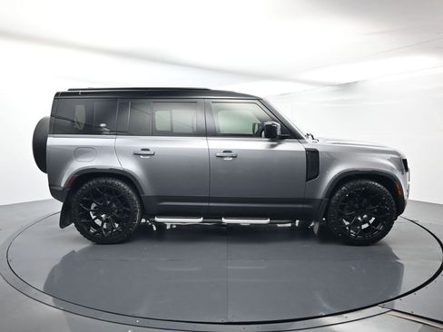 Used 2023 Land Rover Defender 110 S image 15