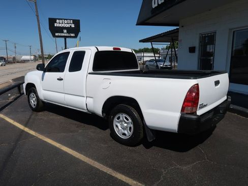 Used 2015 Toyota Tacoma 2WD Access Cab image 4