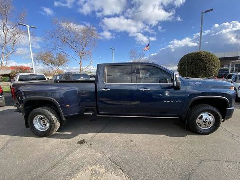 Used 2023 Chevrolet Silverado 3500 High Country image 2