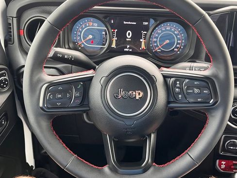 Used 2024 Jeep Gladiator Rubicon image 19