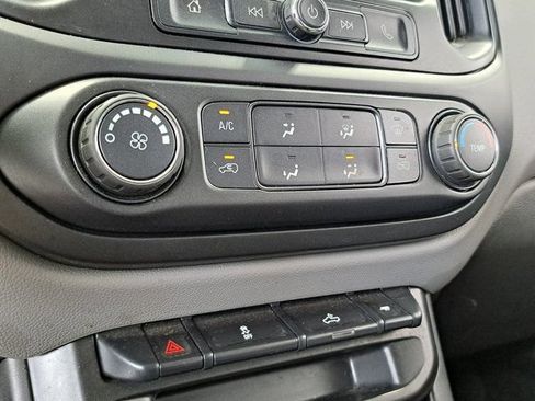 Used 2020 Chevrolet Colorado W/T w/ WT Convenience Package RWD image 15
