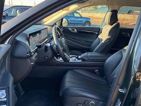 Used 2025 Genesis GV80 2.5T Standard image 15