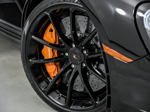 Used 2018 McLaren 570S Spider image 4