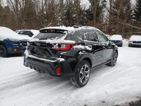 Used 2024 Subaru Crosstrek 2.0i Premium image 3