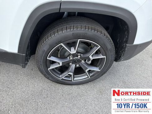 New 2026 Jeep Cherokee Overland w/ Trailer Tow Group AWD/4WD image 12