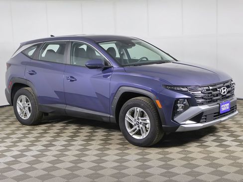 Used 2025 Hyundai Tucson SE AWD/4WD image 37