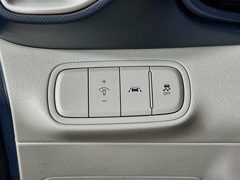 Used 2021 Hyundai Venue FWD image 20