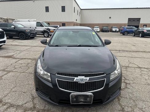 Used 2014 Chevrolet Cruze LS image 9