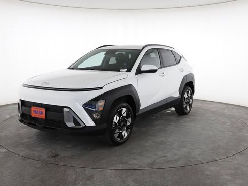 Used 2025 Hyundai Kona SEL image 5
