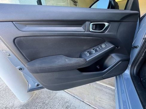 Used 2023 Honda Civic Sport image 4