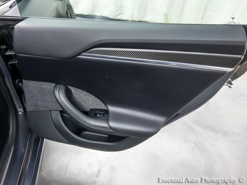 Used 2022 Tesla Model S Plaid image 40
