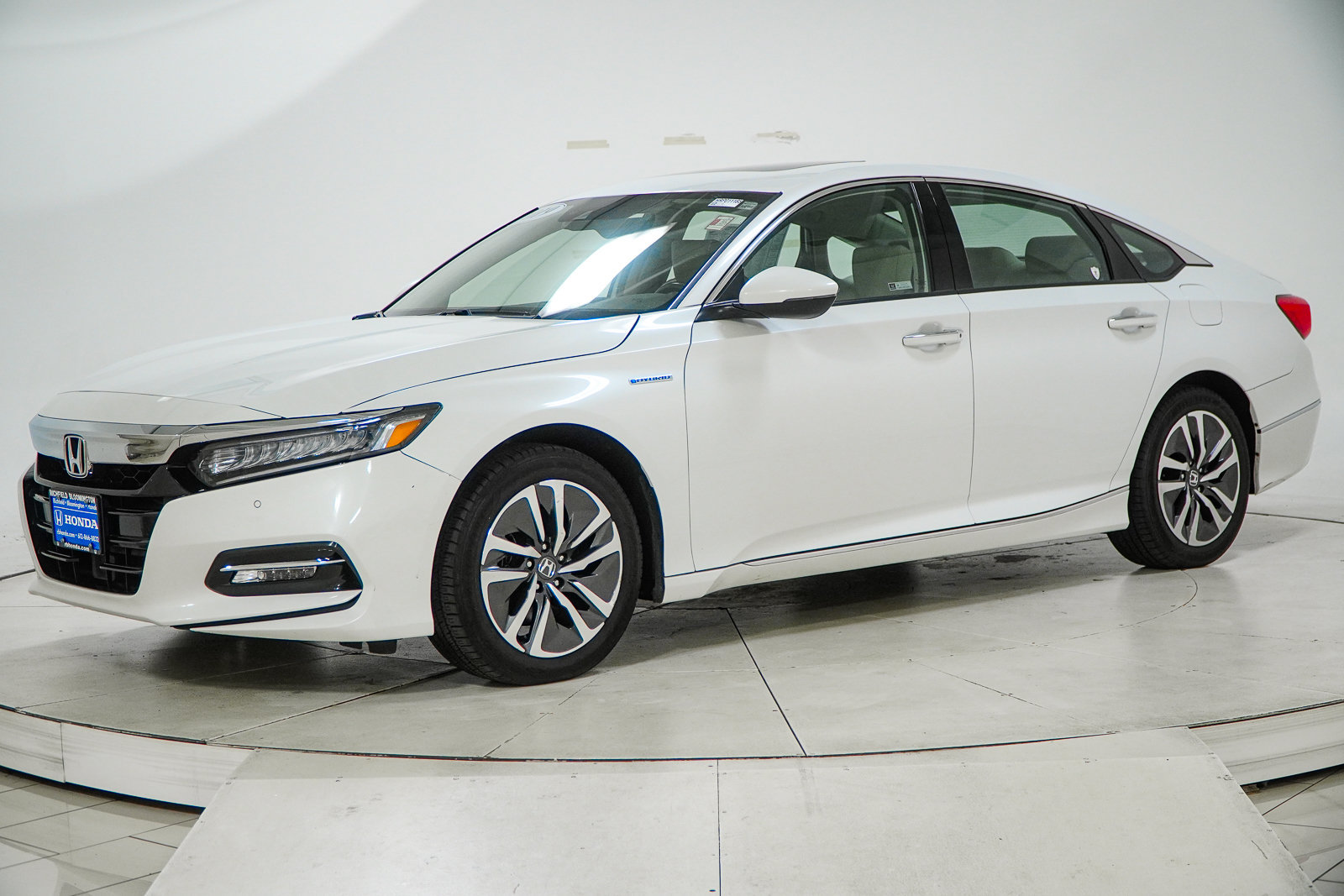 Used 2019 Honda Accord Touring image 4