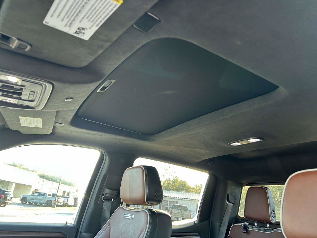 Used 2024 GMC Sierra 1500 Denali Ultimate AWD/4WD image 17