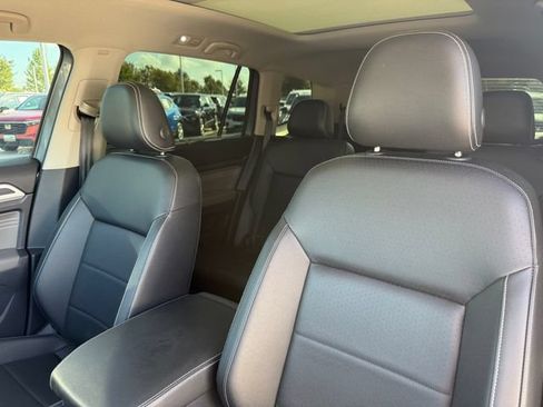 Used 2023 Volkswagen Atlas SEL R-Line AWD/4WD image 13