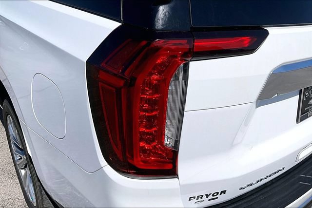 Used 2024 GMC Yukon Denali w/ Advanced Technology Package AWD/4WD image 23