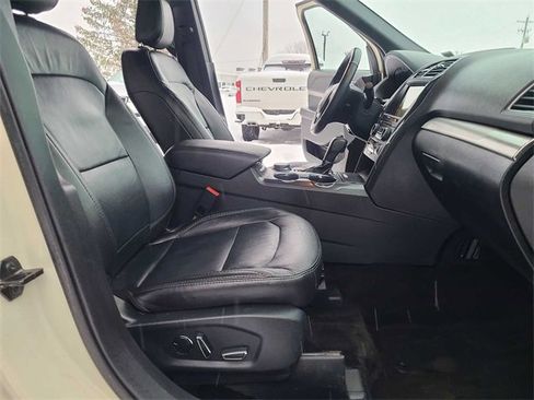 Used 2018 Ford Explorer XLT w/ Equipment Group 202A image 18