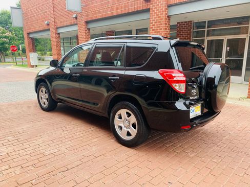 Used 2012 Toyota RAV4 4WD w/ Value Pkg image 4