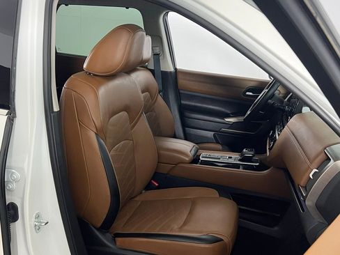 Used 2024 Nissan Pathfinder Platinum w/ Black Appearance Package image 30