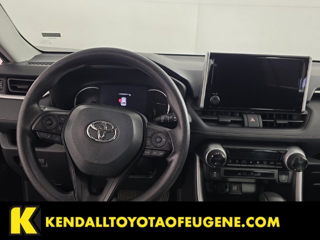 Used 2025 Toyota RAV4 XLE AWD/4WD image 12
