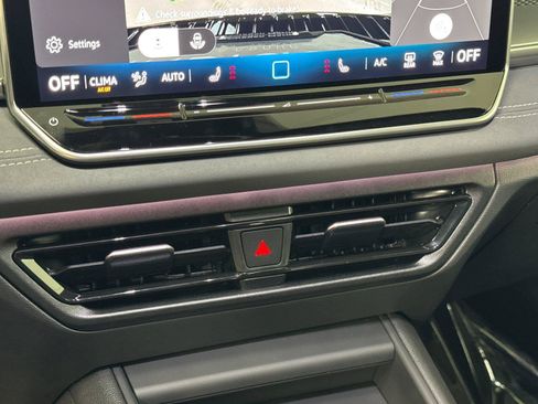 New 2026 Volkswagen Tiguan SE R-Line FWD image 19