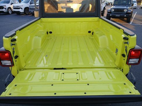 Certified 2023 Jeep Gladiator Overland image 27