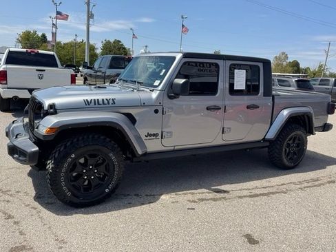 Used 2021 Jeep Gladiator Sport AWD/4WD image 3