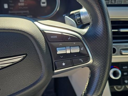 Used 2025 Genesis G70 2.5T image 32