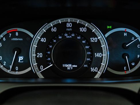 Used 2016 Honda Accord Touring image 18