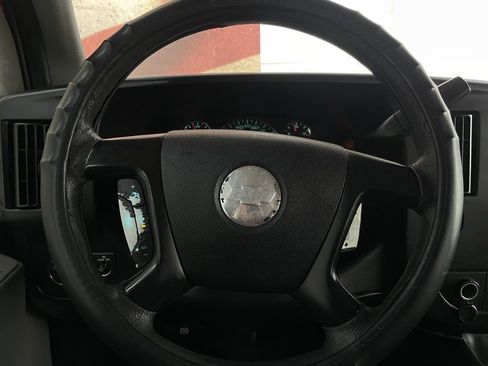 Used 2015 Chevrolet Express 3500 LS w/ Chrome Appearance Package image 22