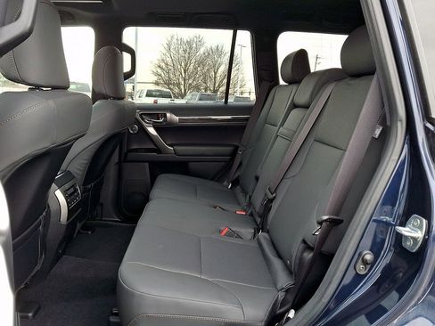 Used 2023 Lexus GX 460 Premium w/ Premium Plus Package image 10