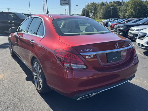 Used 2018 Mercedes-Benz C 300 Sedan w/ Parking Assist Package image 7